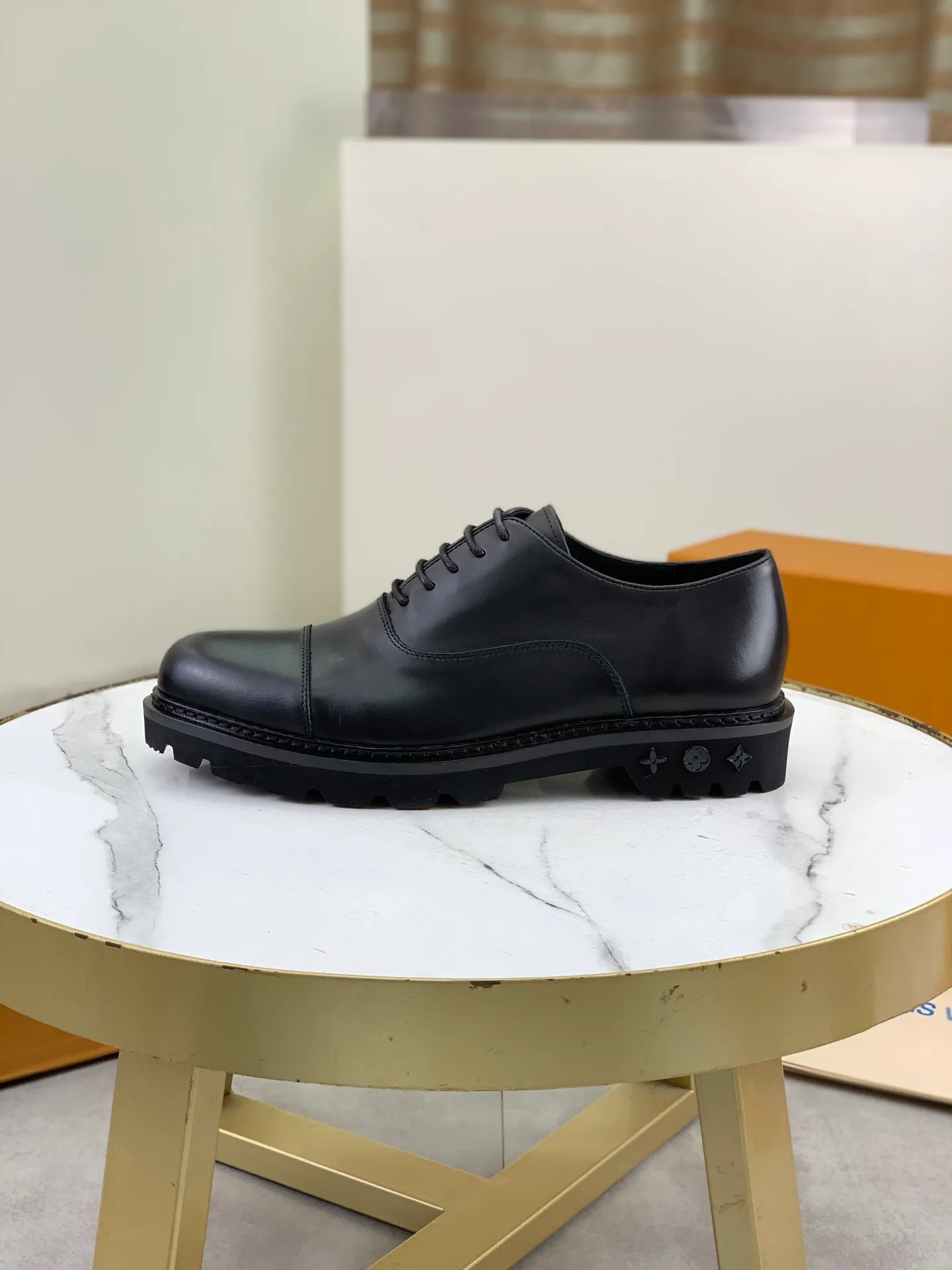 Factory price P820 💎💎💎Top version LOUIS VUITTON [Louis Vuitton] - LV men's business casual leather shoes, luxurious and noble 👞All imported original cowhide, just to create a more comfortable wearing experience, upper: original high-end calfskin➕Imported soft cowhide lining, original lightweight foam outsole✔️Color: 3️⃣colors available Size: 39-44 (38.45 46 can be customized (non-returnable)